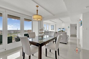 Bahia Mar-Solare Beachfront & Two Pools