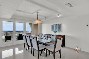 Bahia Mar-Solare Beachfront & Two Pools