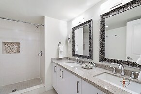 Bahia Mar-Solare Beachfront & Two Pools