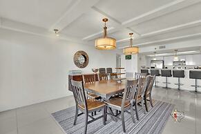 Bahia Mar-Solare Beachfront & Two Pools