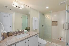 Bahia Mar-Solare Beachfront & Two Pools