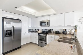 Bahia Mar-Solare Beachfront & Two Pools