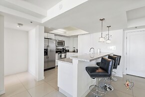 Bahia Mar-Solare Beachfront & Two Pools