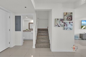 Bahia Mar-Solare Beachfront & Two Pools