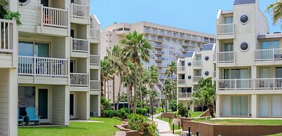 Bahia Mar-Solare Beachfront & Two Pools