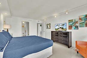 Bahia Mar-Solare Beachfront & Two Pools