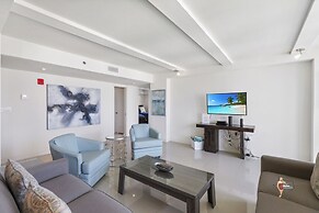 Bahia Mar-Solare Beachfront & Two Pools