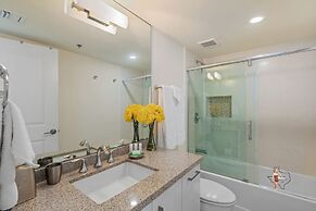 Bahia Mar-Solare Beachfront & Two Pools