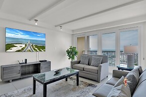 Bahia Mar-Solare Beachfront & Two Pools