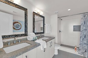 Bahia Mar-Solare Beachfront & Two Pools