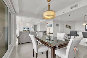 Bahia Mar-Solare Beachfront & Two Pools