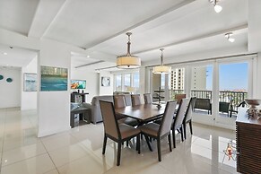 Bahia Mar-Solare Beachfront & Two Pools