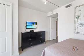 Bahia Mar-Solare Beachfront & Two Pools