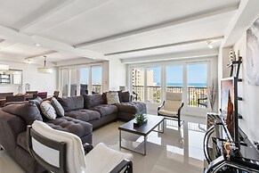 Bahia Mar-Solare Beachfront & Two Pools