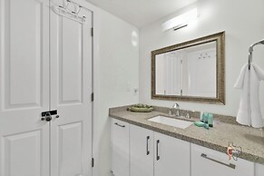 Bahia Mar-Solare Beachfront & Two Pools