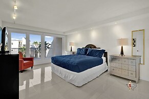 Bahia Mar-Solare Beachfront & Two Pools