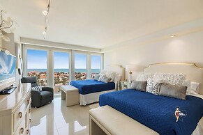 Bahia Mar-Solare Beachfront & Two Pools