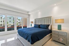 Bahia Mar-Solare Beachfront & Two Pools