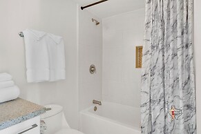 Bahia Mar-Solare Beachfront & Two Pools