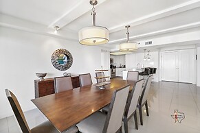 Bahia Mar-Solare Beachfront & Two Pools