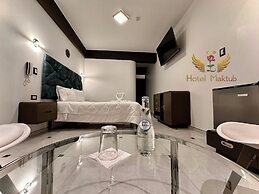 Hotel Maktub