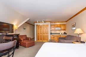 Selkirk Lodge