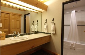 Selkirk Lodge
