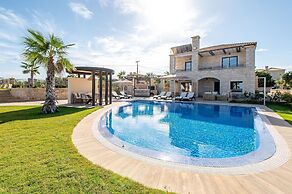 Bliss Villas Complex With Private Pool