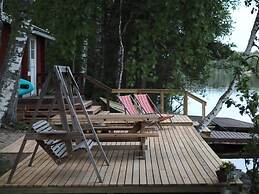 Cozy 4BR Lakeside Cottage with Sauna