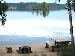 Cozy 4BR Lakeside Cottage with Sauna