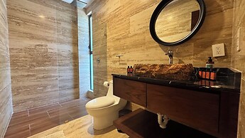 Meraki Luxury Condo by Marea