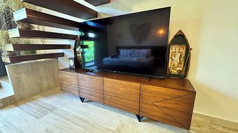 Meraki Luxury Condo by Marea