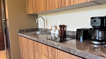 Meraki Luxury Condo by Marea