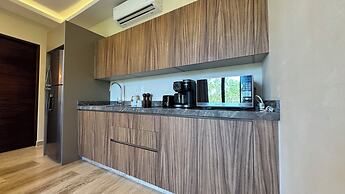 Meraki Luxury Condo by Marea