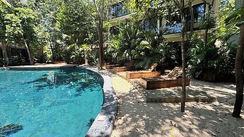 Meraki Luxury Condo by Marea