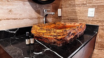 Meraki Luxury Condo by Marea