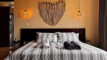 Meraki Luxury Condo by Marea
