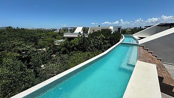 Meraki Luxury Condo by Marea