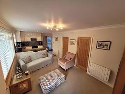 Cozy Cottage Retreat in Swansea