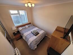 Cozy Cottage Retreat in Swansea