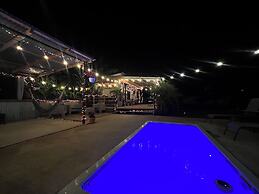 El Camper with private pool