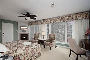 The Brentwood Waterfront Retreat