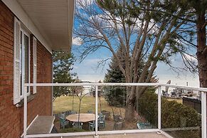 The Brentwood Waterfront Retreat