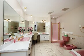 The Brentwood Waterfront Retreat