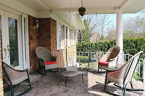 The Brentwood Waterfront Retreat