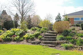 The Brentwood Waterfront Retreat