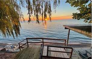 The Brentwood Waterfront Retreat