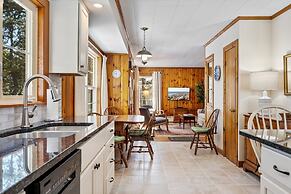 Bayview Beach Cottage For 4!