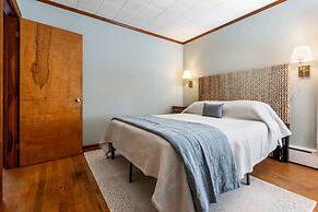 Bayview Beach Cottage For 4!