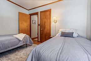 Bayview Beach Cottage For 4!